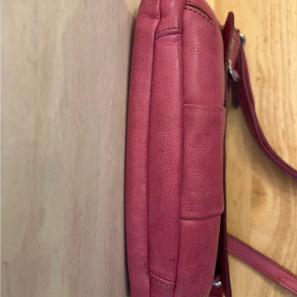 Fossil Pink Leather Adjustable Crossbody Bag - Picture 6 of 12